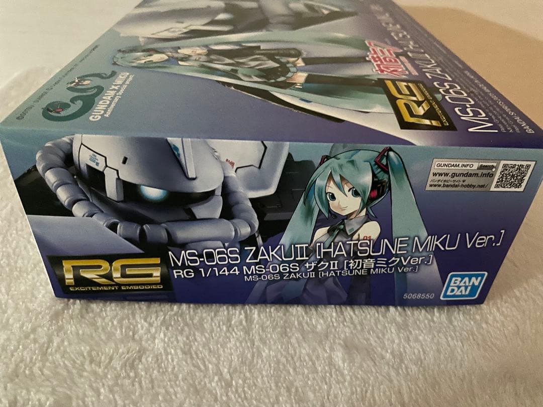 RG 1/144 MS-06S ザクII [初音ミク Ver.] 新品　ミクザク