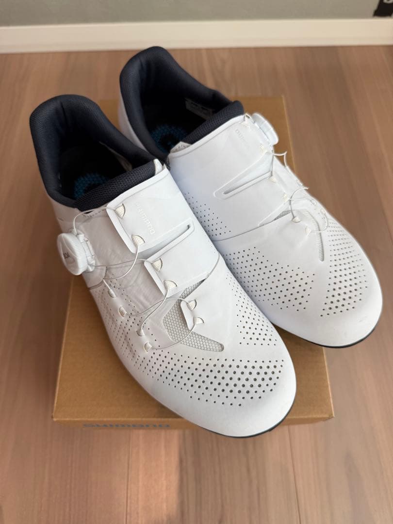 美品　1回使用のみ　シマノ RC3 41 白　ビンディングシューズ