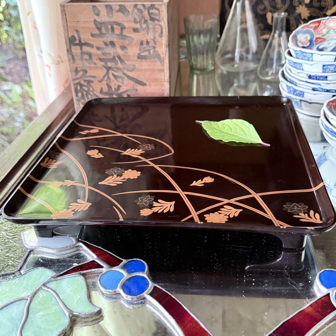 新春特別価格‼️JAPAN蒔絵 『白百合vs黒百合』明治八寸膳 5客