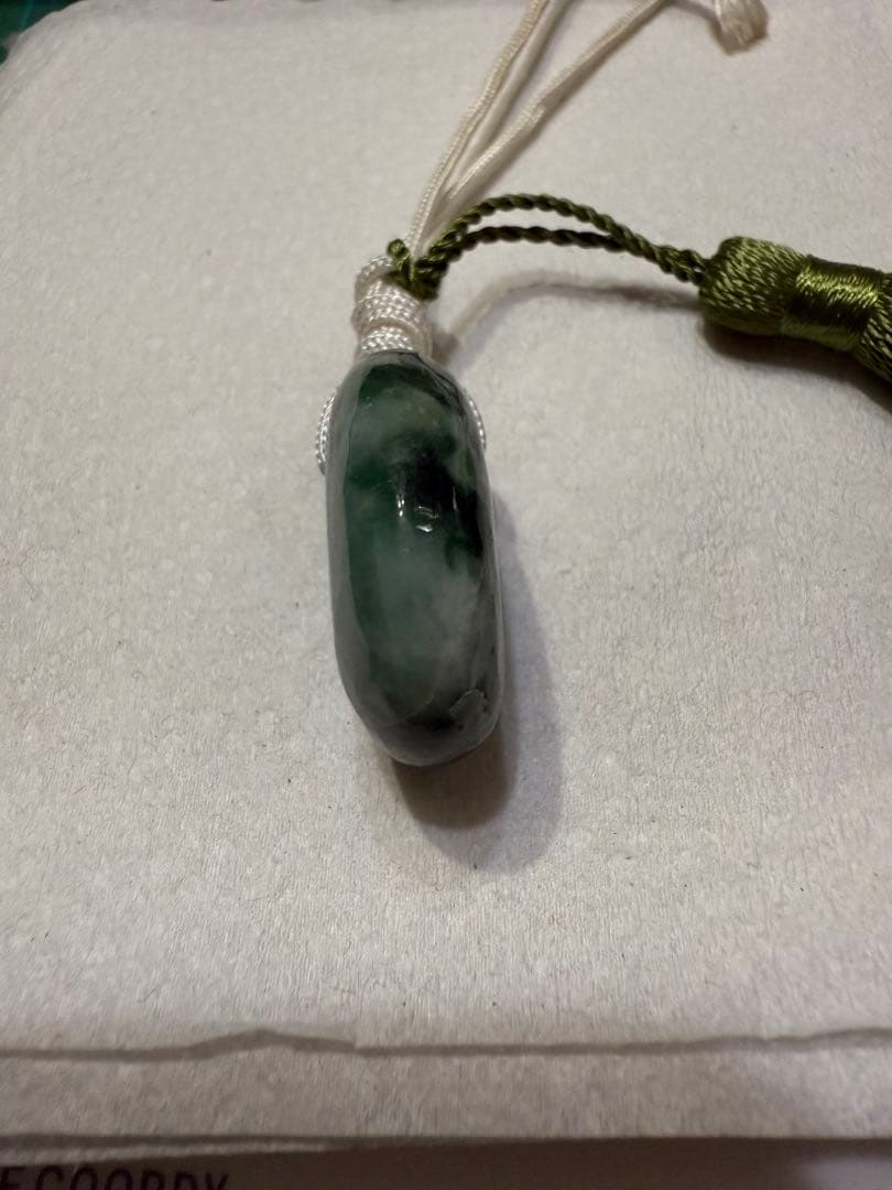 糸魚川翡翠‼️勾玉‼️翡翠（かわせみ）工房で購入品‼️見事な翡翠‼️激安出品‼️送料無料‼️