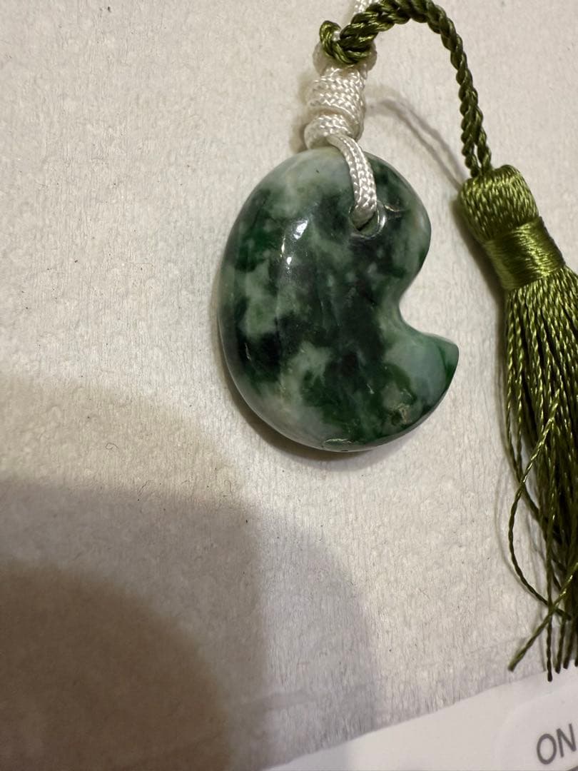 糸魚川翡翠‼️勾玉‼️翡翠（かわせみ）工房で購入品‼️見事な翡翠‼️激安出品‼️送料無料‼️