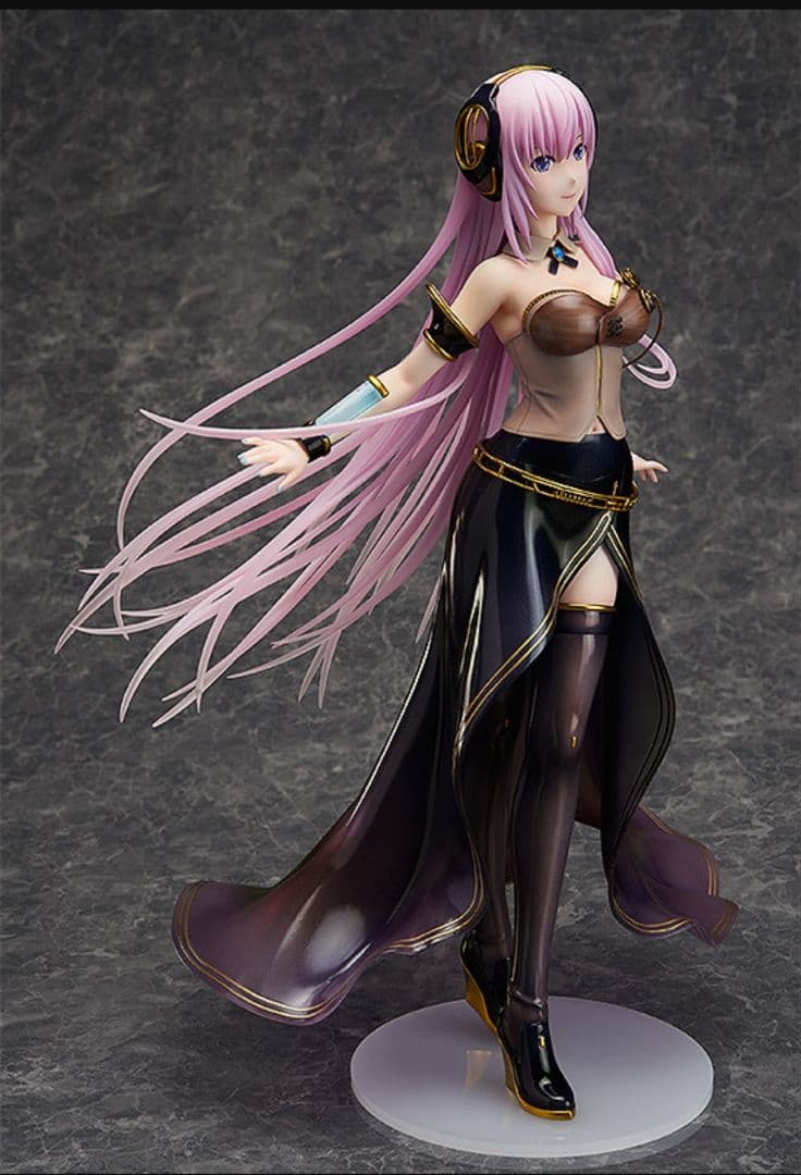 FREEing 巡音ルカ V4X 1/4フィギュア