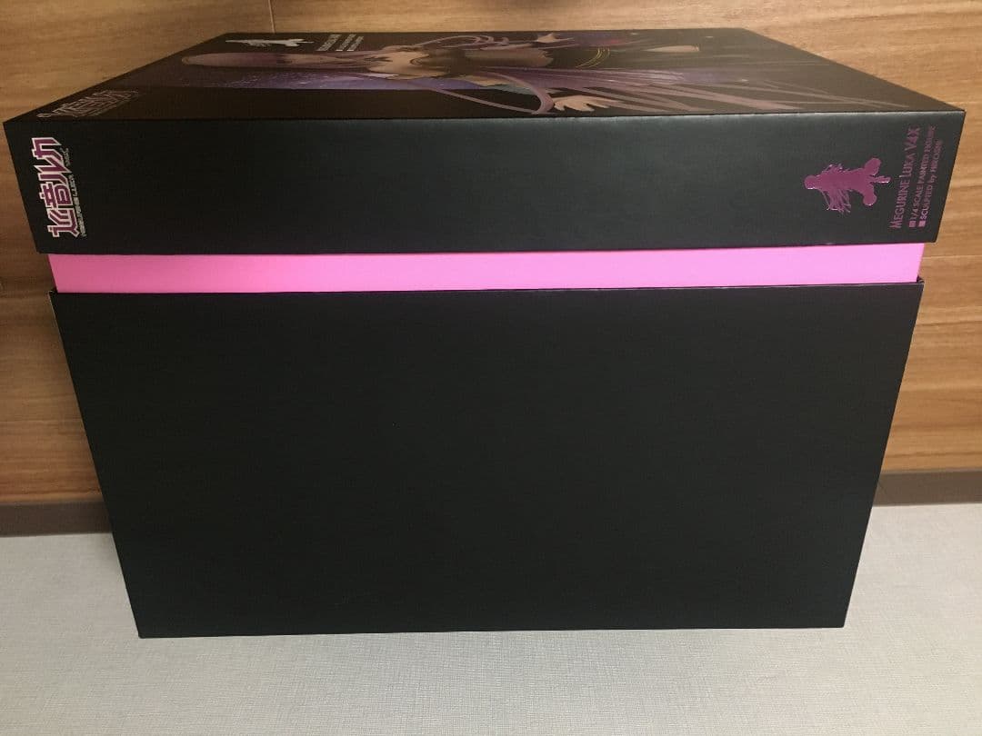 FREEing 巡音ルカ V4X 1/4フィギュア