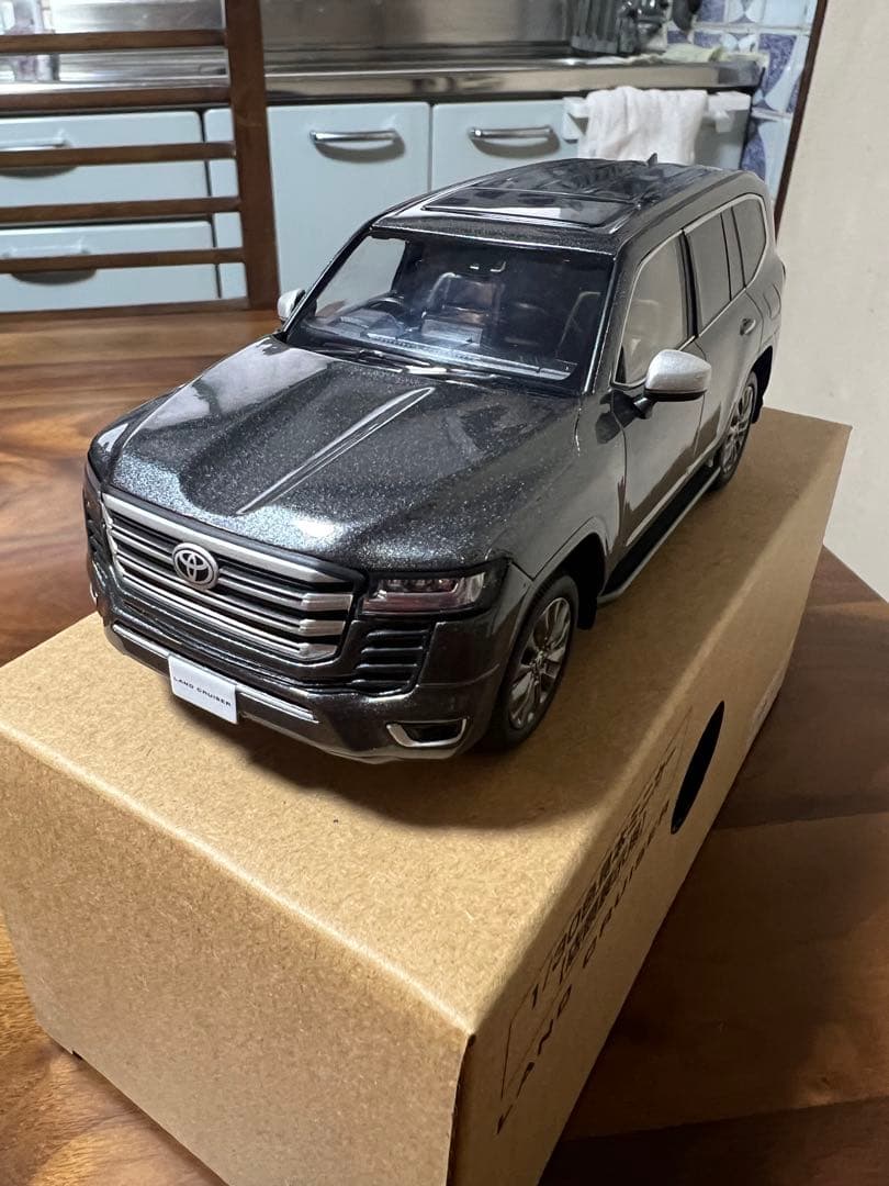 【非売品】トヨタ ランドクルーザー 1/30グレー