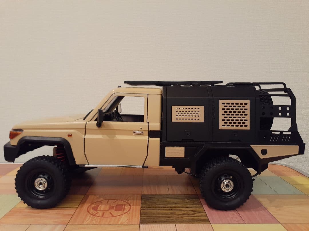 UK【全塗装済み】MN82ランドクルーザー オーバーランド仕様 フルセット