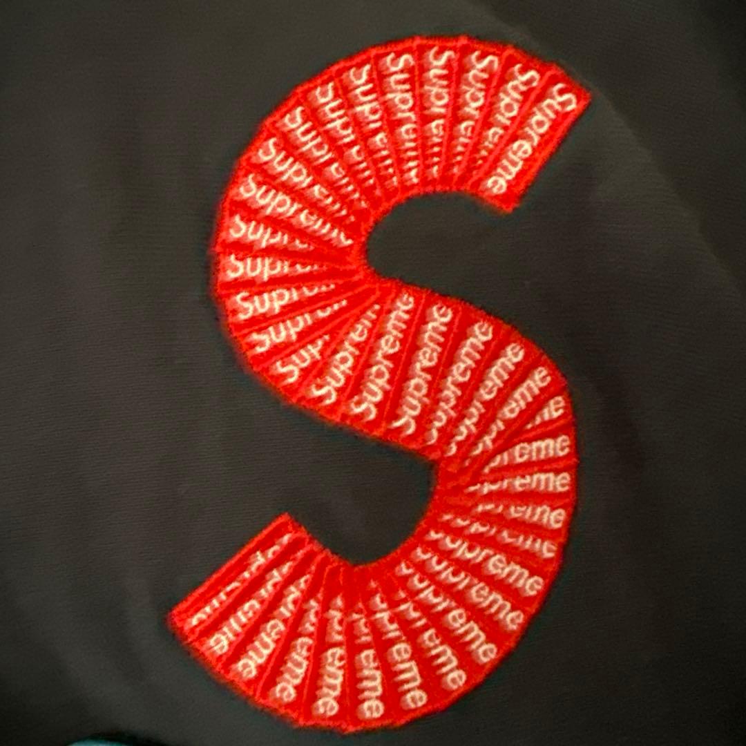 supreme シュプリーム スモールボックス Sロゴパーカー