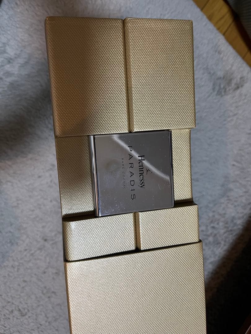 Hennessy PARADIS 専用ボックス付き