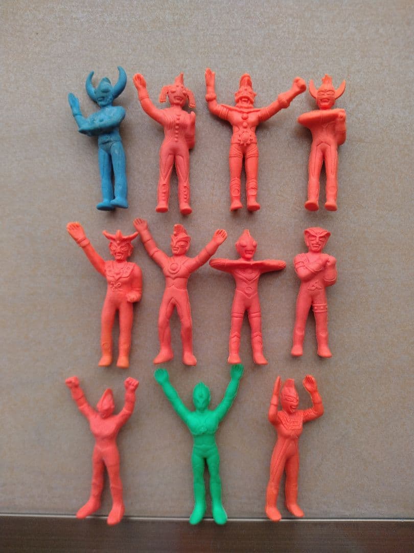 ウルトラマン消しゴム147体セット