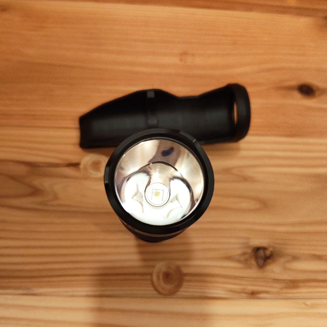 OLIGHT WARRIOR X 4　懐中電灯 高輝度LED