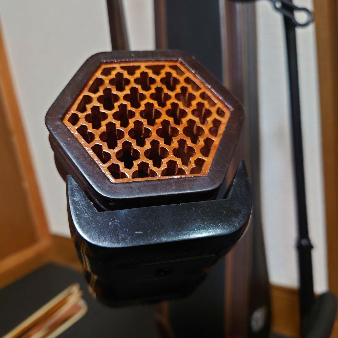 ニ胡 弦楽器 付属品多数　弓３本 中国 彫刻 ケース付き 現状販売