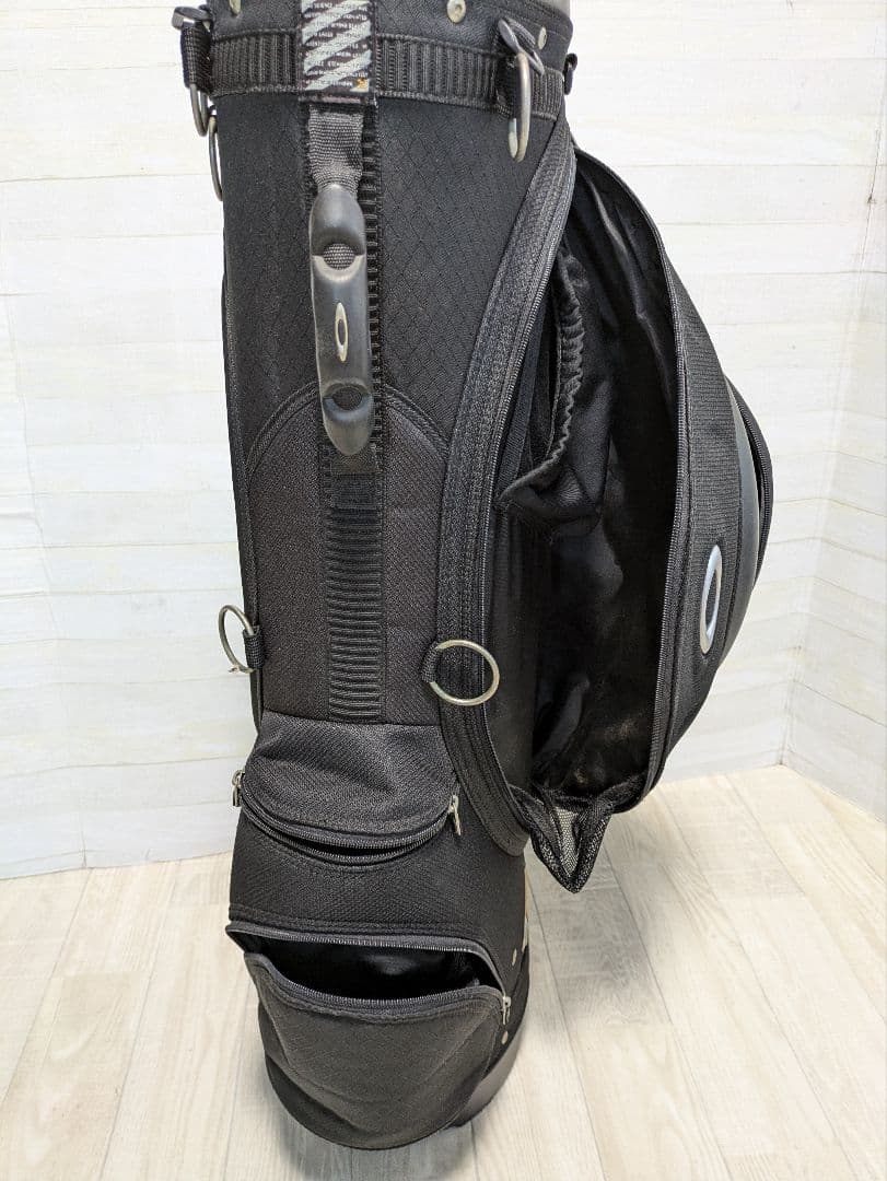 OAKLEY スタンド式キャディバック　オークリー　ブラックゴルフバッグ