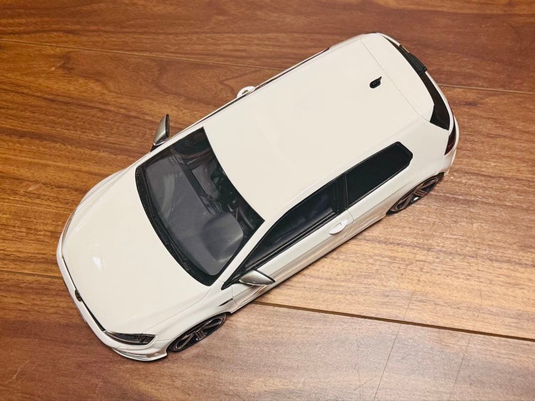 【VW Golf R】 Otto モデルカー 1/18