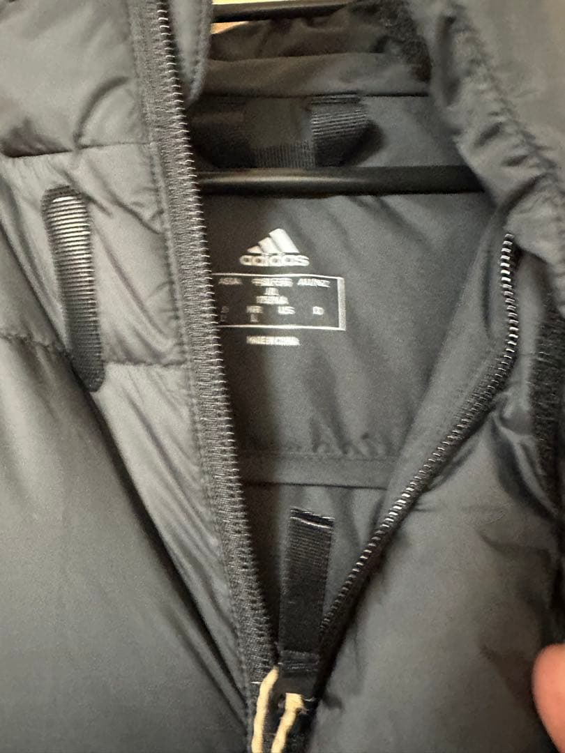 新品未使用品　adidas GE9995 黒 ダウンジャケット