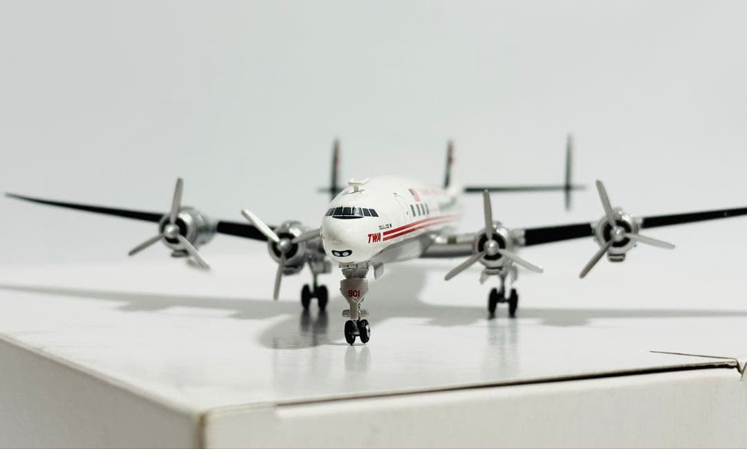 ホビーマスター 1/200 TWA Lockheed Constellation