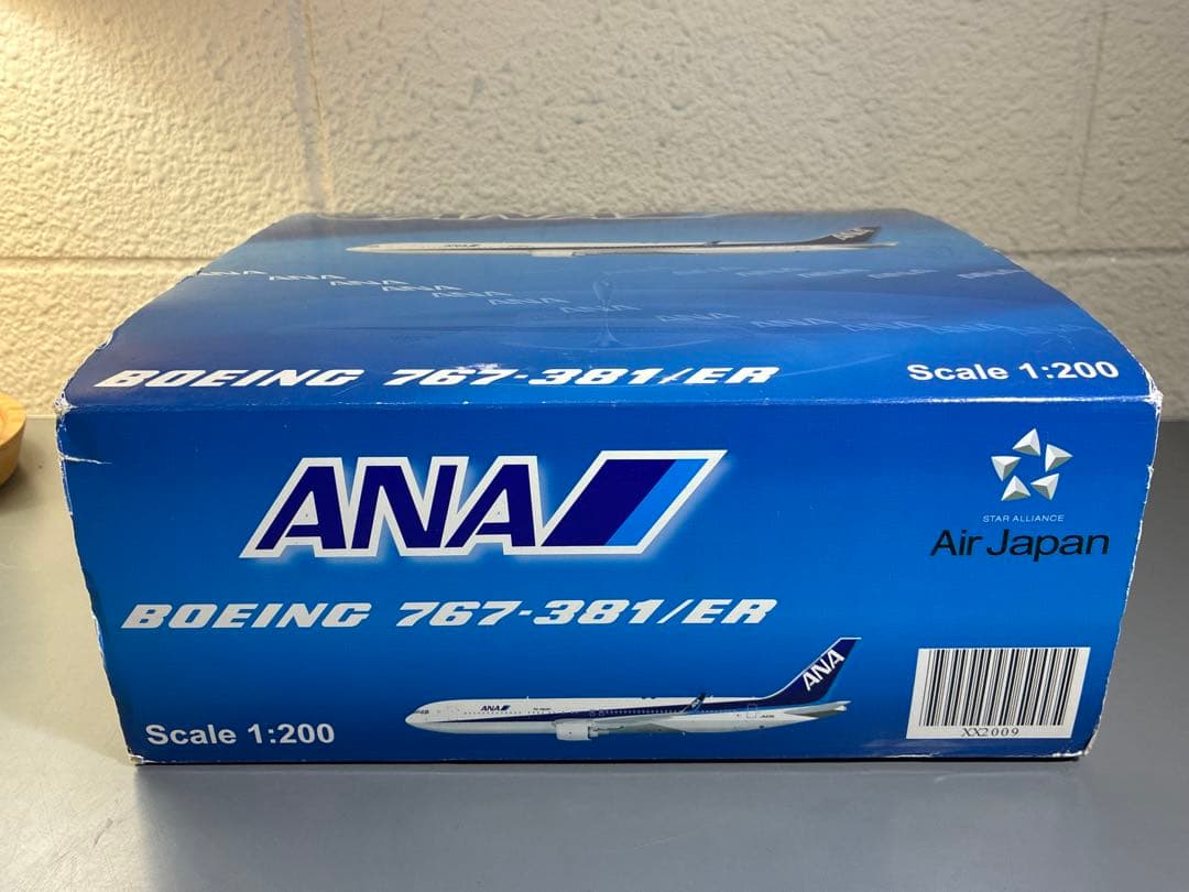航空機・ヘリコプター Jcwings ANA Boeing767-300ER w 1/200