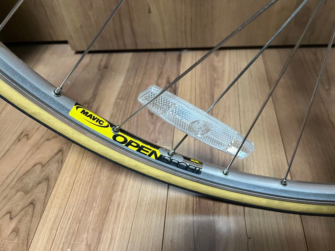 700cクロスバイク 3×9速 オートテールライト