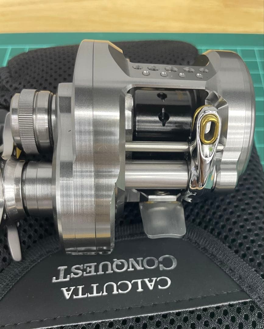 右！シマノ 23カルカッタコンクエストBFS HG RIGHT 7.8