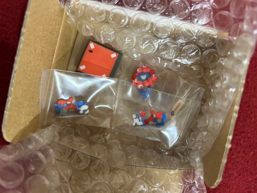 万博公式ライセンス商品のミャクミャク　1/150フィギュア+会場内フィギュア