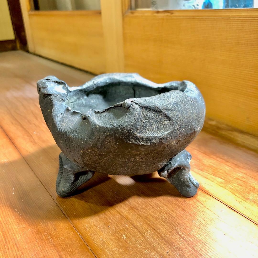 盆栽鉢 芸術的黒色陶器3本足 日本伝統工芸