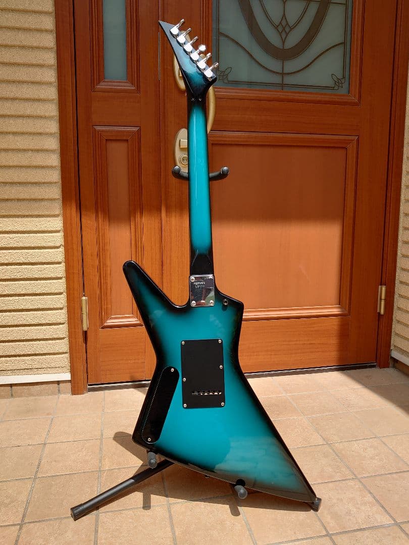 FERNANDES エレキギターエクスプローラータイプ