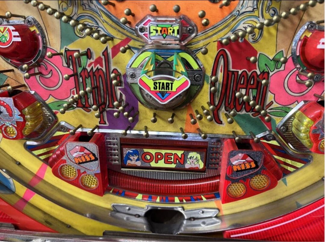 三星　トリプルクイーンC 本体　無加工　液晶難あり　レトロパチンコ