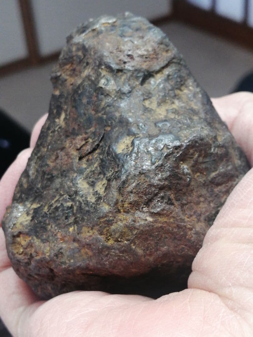 ★『超隕石』隕石原石　 969g　 隕石内部 表面は『鏡面仕上げ』になっています