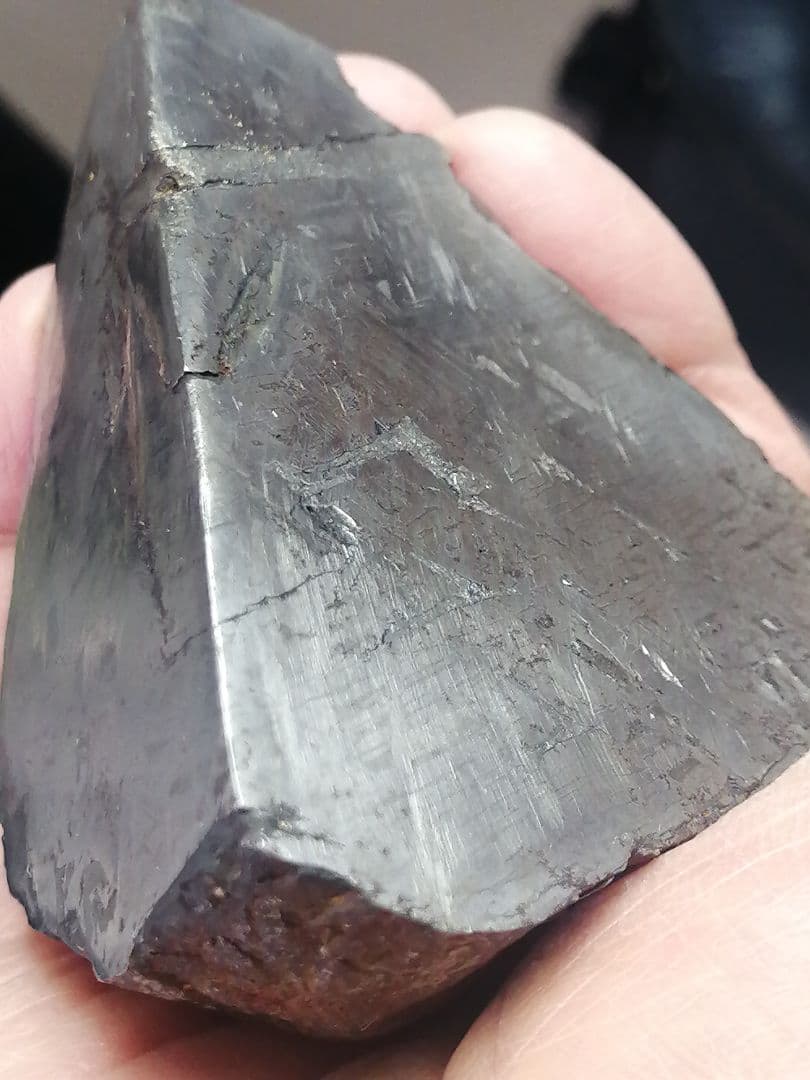 ★『超隕石』隕石原石　 969g　 隕石内部 表面は『鏡面仕上げ』になっています