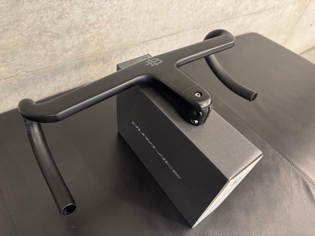 BLACK INC 一体型エアロバーステム AB02 400/90mm