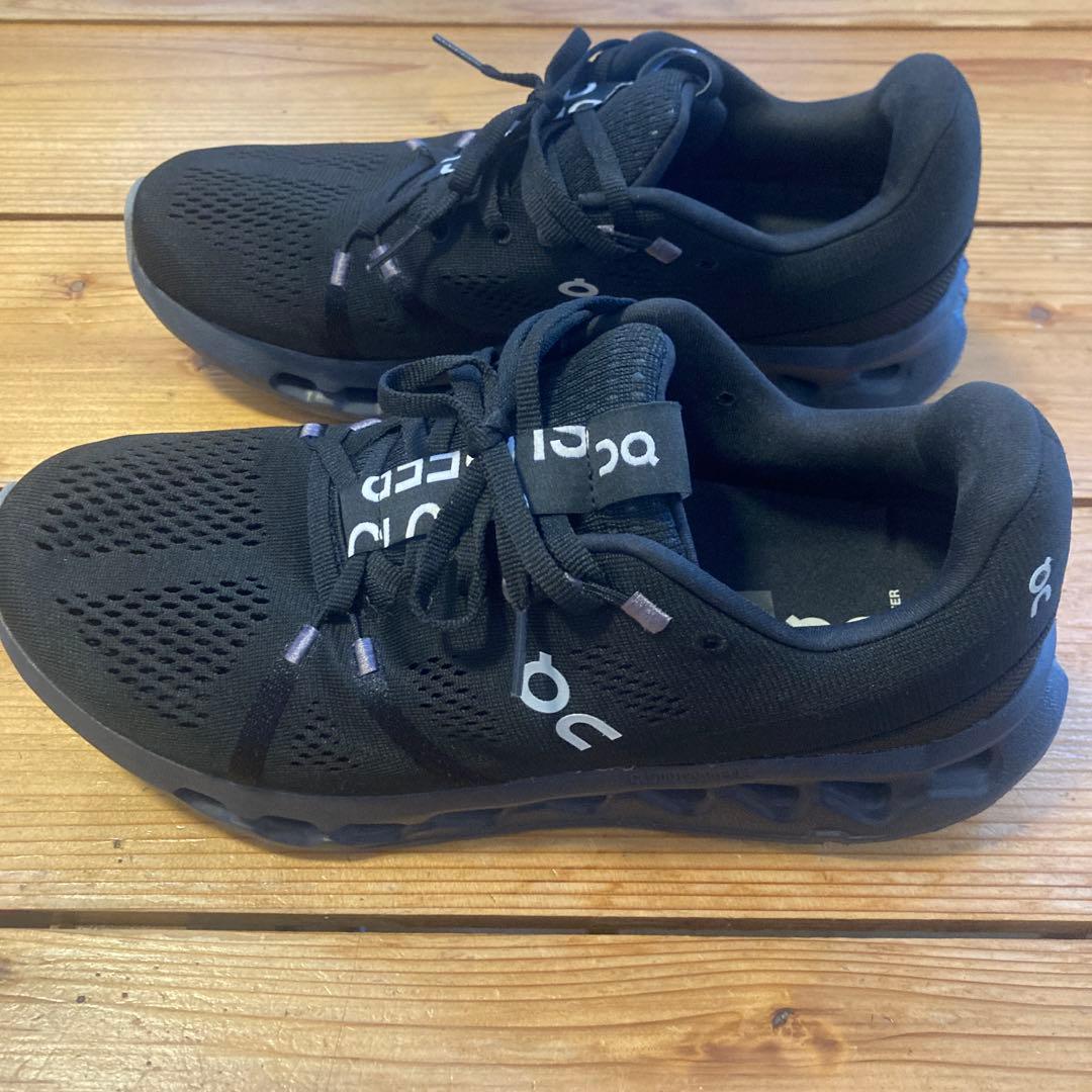 スパイク・シューズ ON Cloudsurfer 27.0