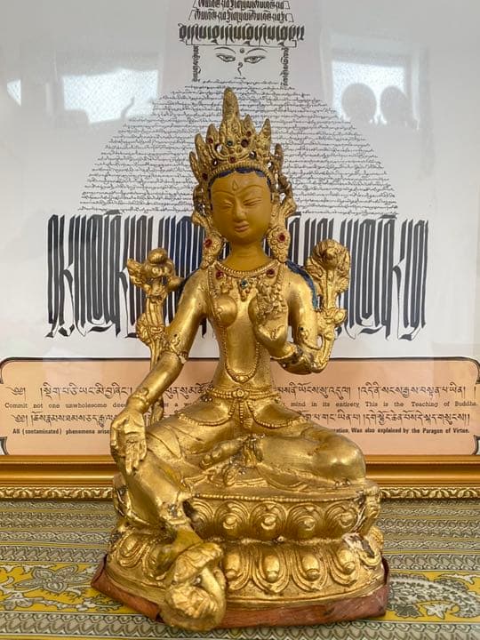 チベットの菩薩、グリーンターラの仏像