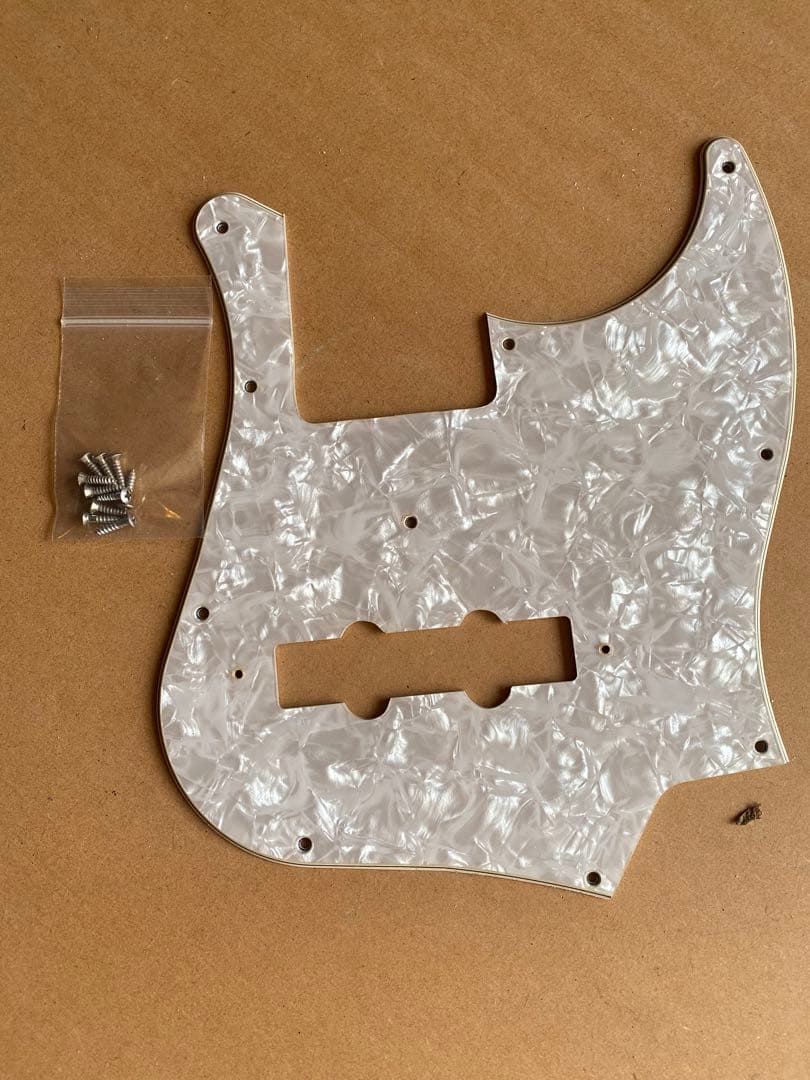 Blade Levinson ジャズベースボディ2ピース:スイス製 レア！