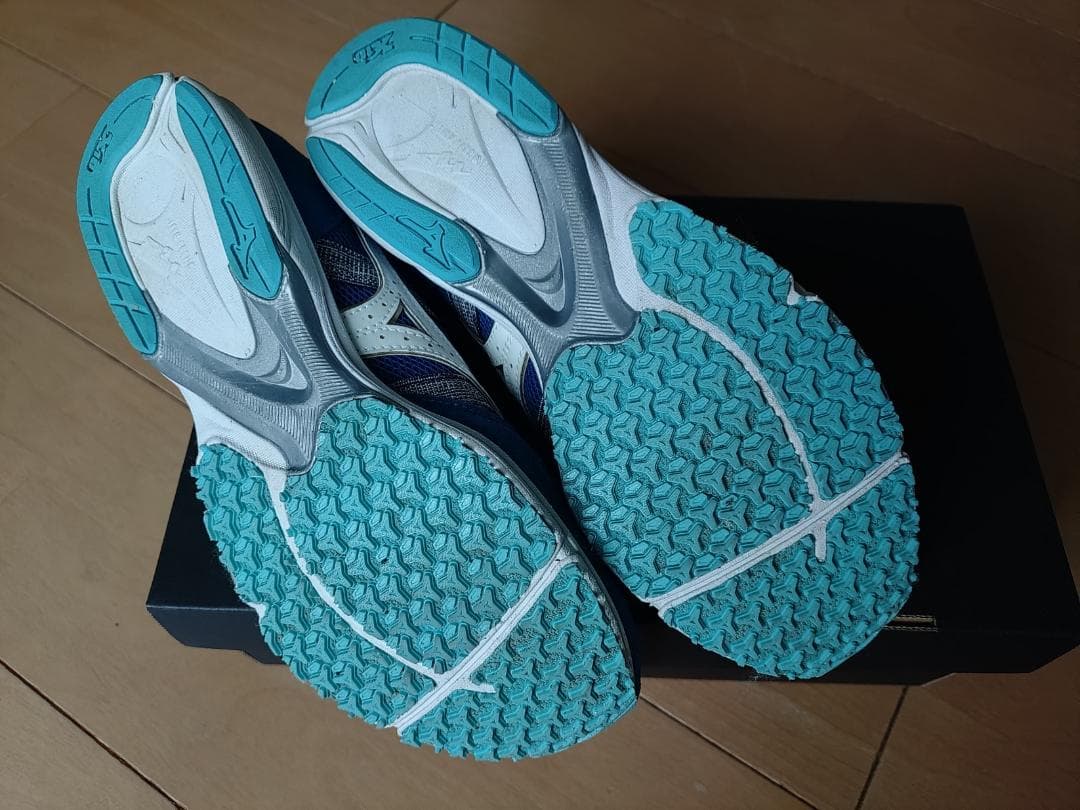 MIZUNO ミズノ ウエーブ エンペラージャパン4 陸上 23.5cm