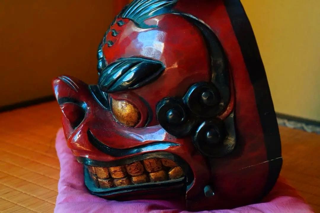 み*く様 【獅子頭　漆塗り・金箔貼り】木彫　彫刻　獅子舞　民藝　骨董品　時代物