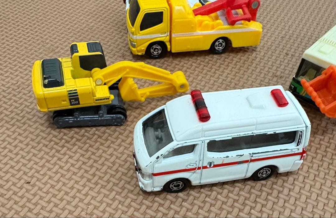 トミカまとめ売り　ケース付き　37台　ロングトミカ