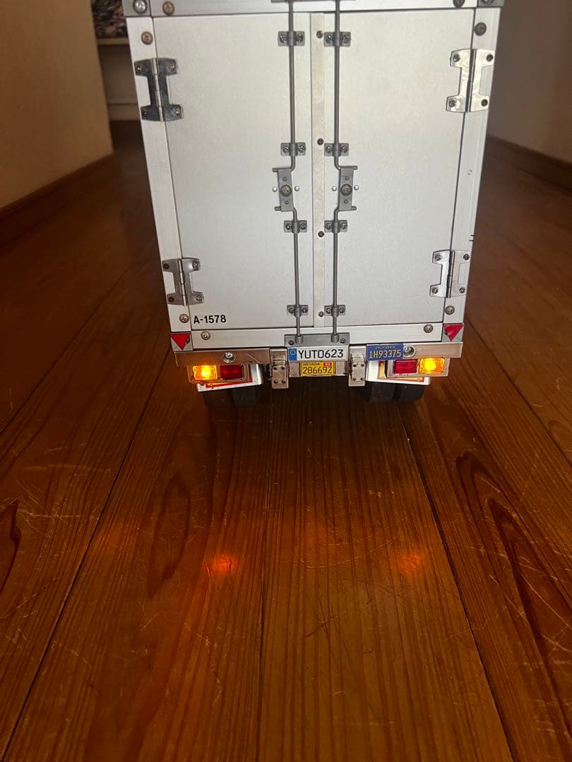 タミヤ トレーラートラック用 パネルバン セミトレーラー