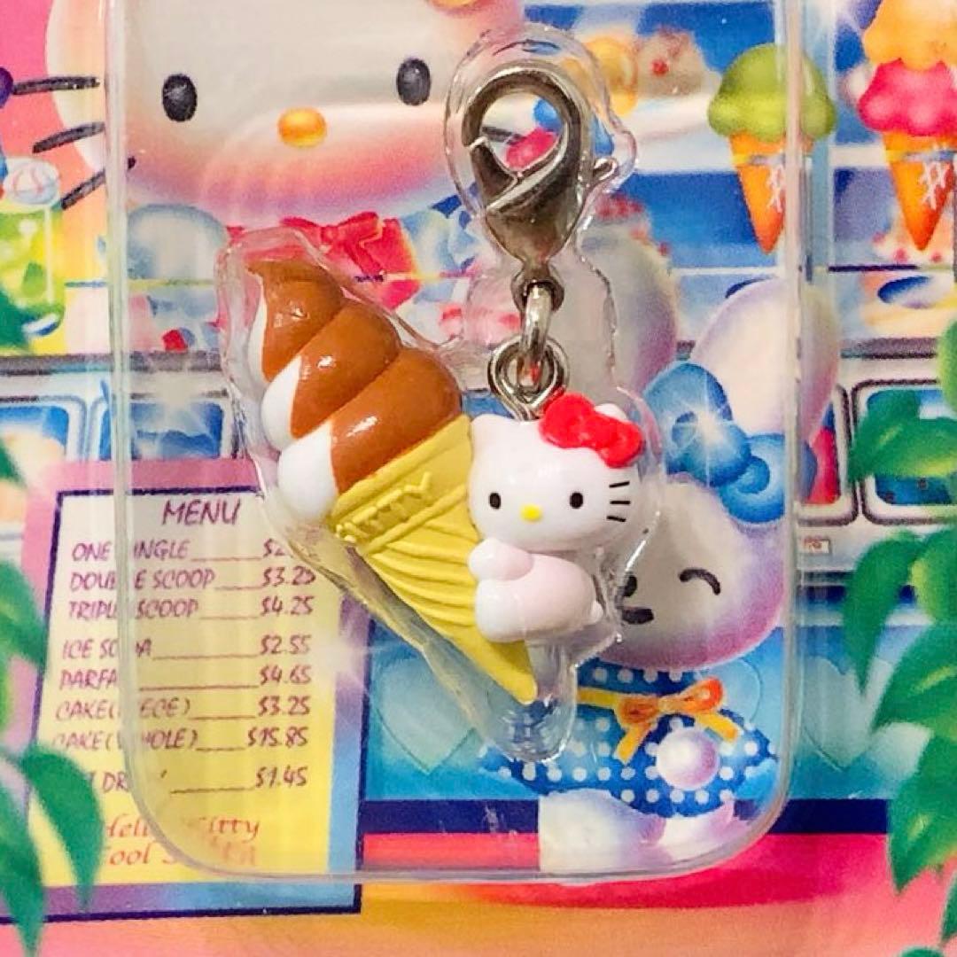 【レア】ご当地キティ　クールスイーツ　ファスナーマスコット　ツインソフトクリーム