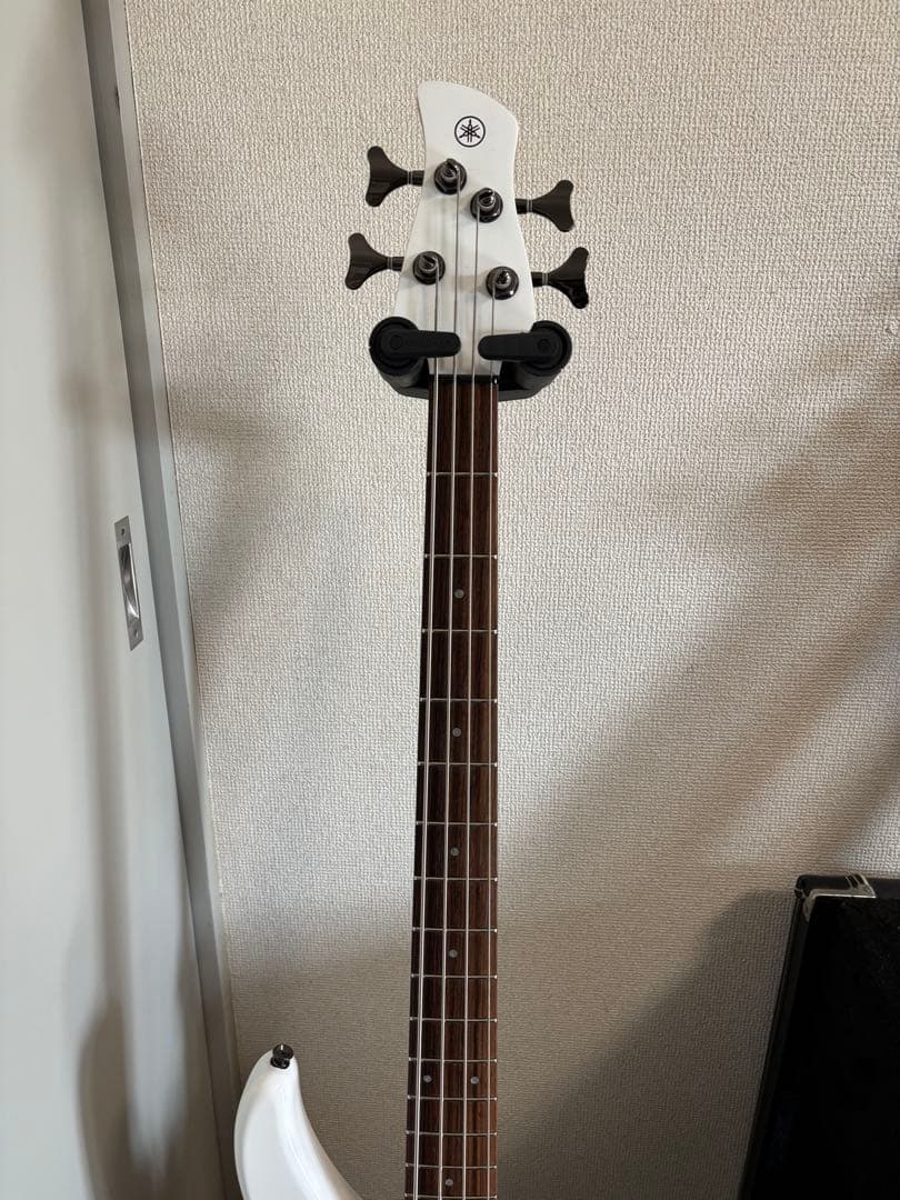 YAMAHA TRBX304 White ベース
