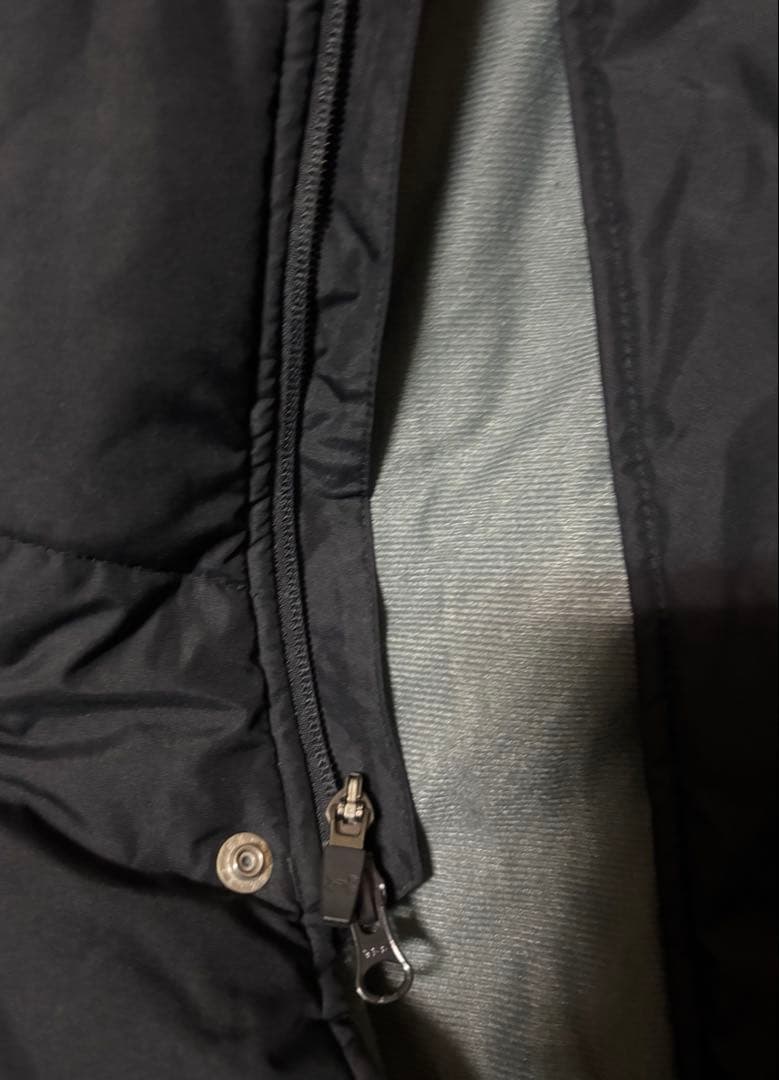 アンダーアーマーのベンチコート