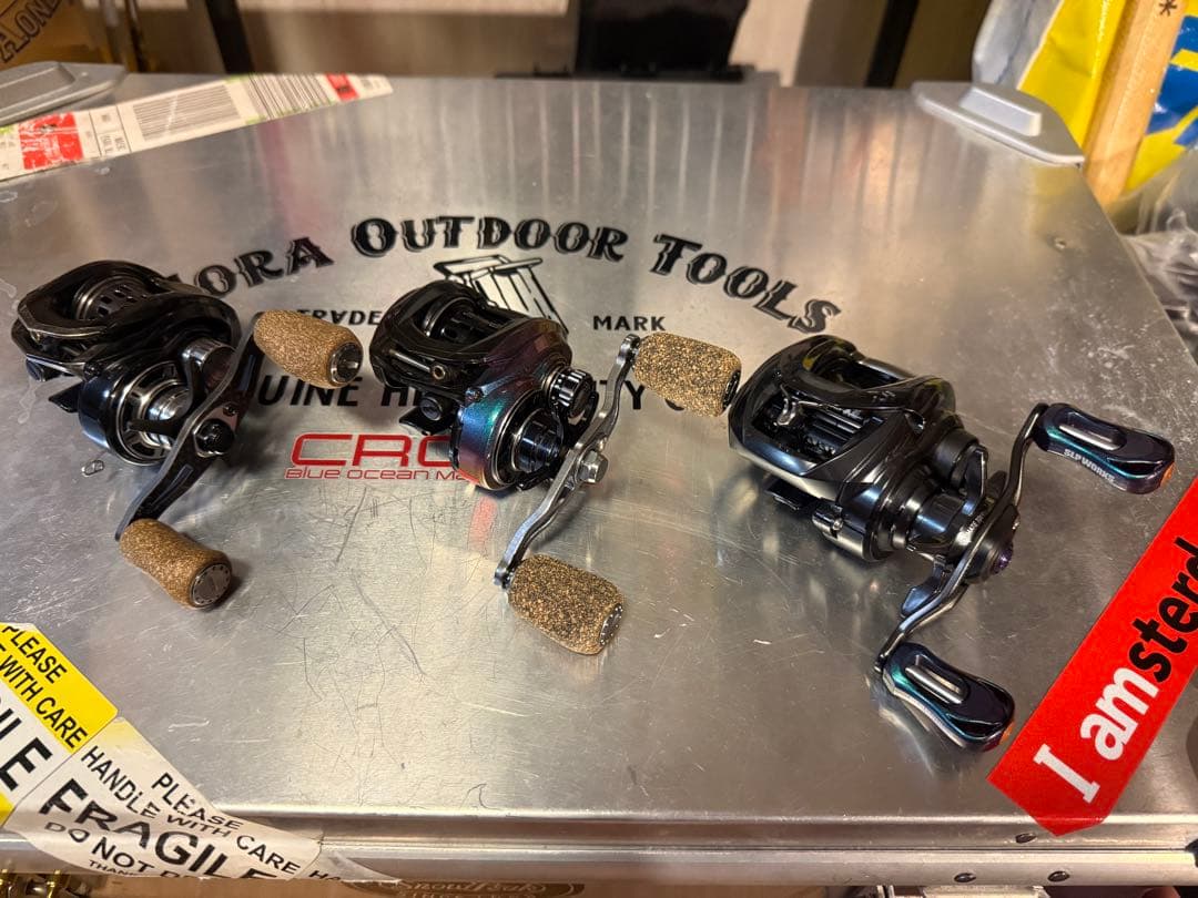 【バス釣り用品まとめ売り】リール、ルアー、ワーム大量セット　タックルボックス付き