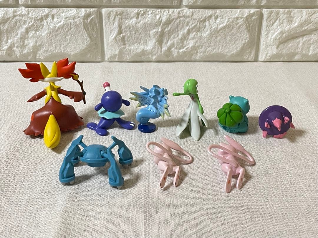 ポケモン　モンコレ　アルセウス　リザードン　ピカチュウ　レジギガス　シードラ