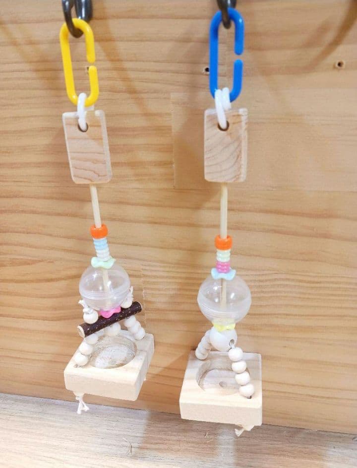 f2　吊り下げタイプのフォージングボール　バードトイ　インコ　フォージングトイ