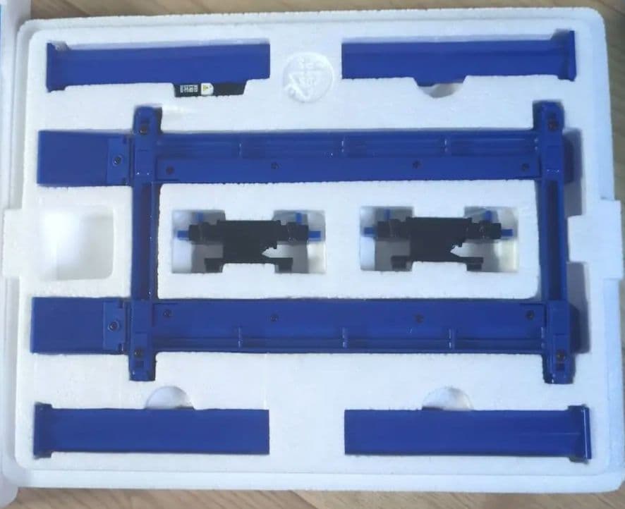 ミニカー GREENLIGHT 1:18 Four-Post Lift