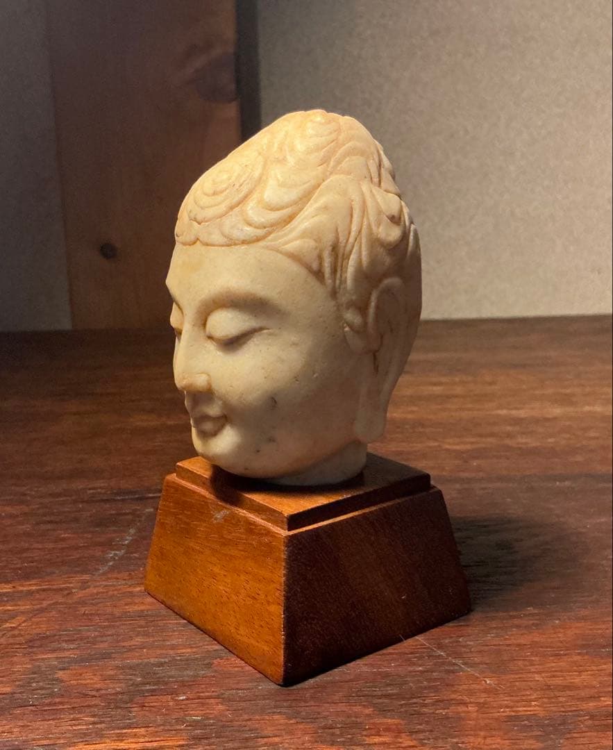 o*0様 仏頭　台付き　高さ約11.6cm　中国石仏