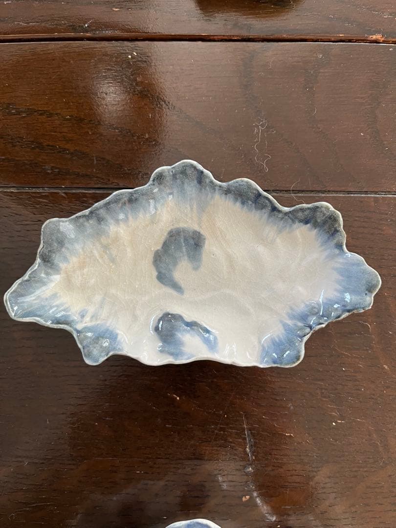 江戸初期中期　藍九谷　古伊万里　染付　花形　変形豆皿　こんにゃく印判　陽刻無傷