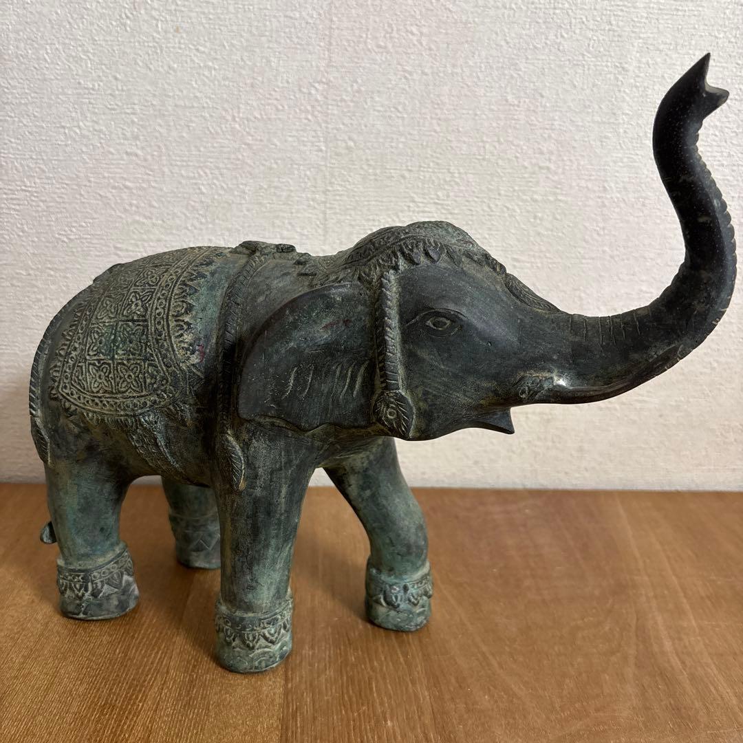象の置物　青銅