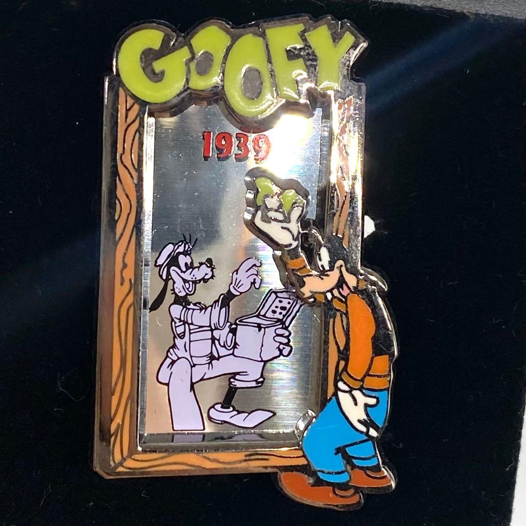 Disney ピンバッジ ミッキー　ドナルド　プルート　レア