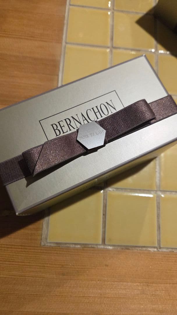 BERNACHON　ブラック＆ミルク・アソート・ボックス　パレドール