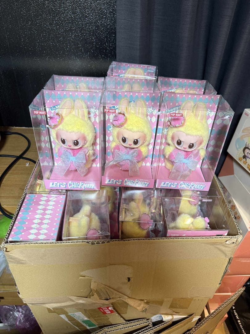 新品未開封　THE MONSTERS LABUBU ぬいぐるみペンダント40個