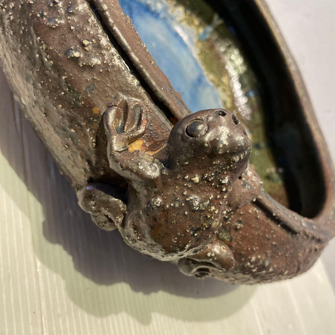 カエル付き信楽焼花器　骨董品　時代物　希少品　ヴィンテージ品　一品物　早い者勝ち