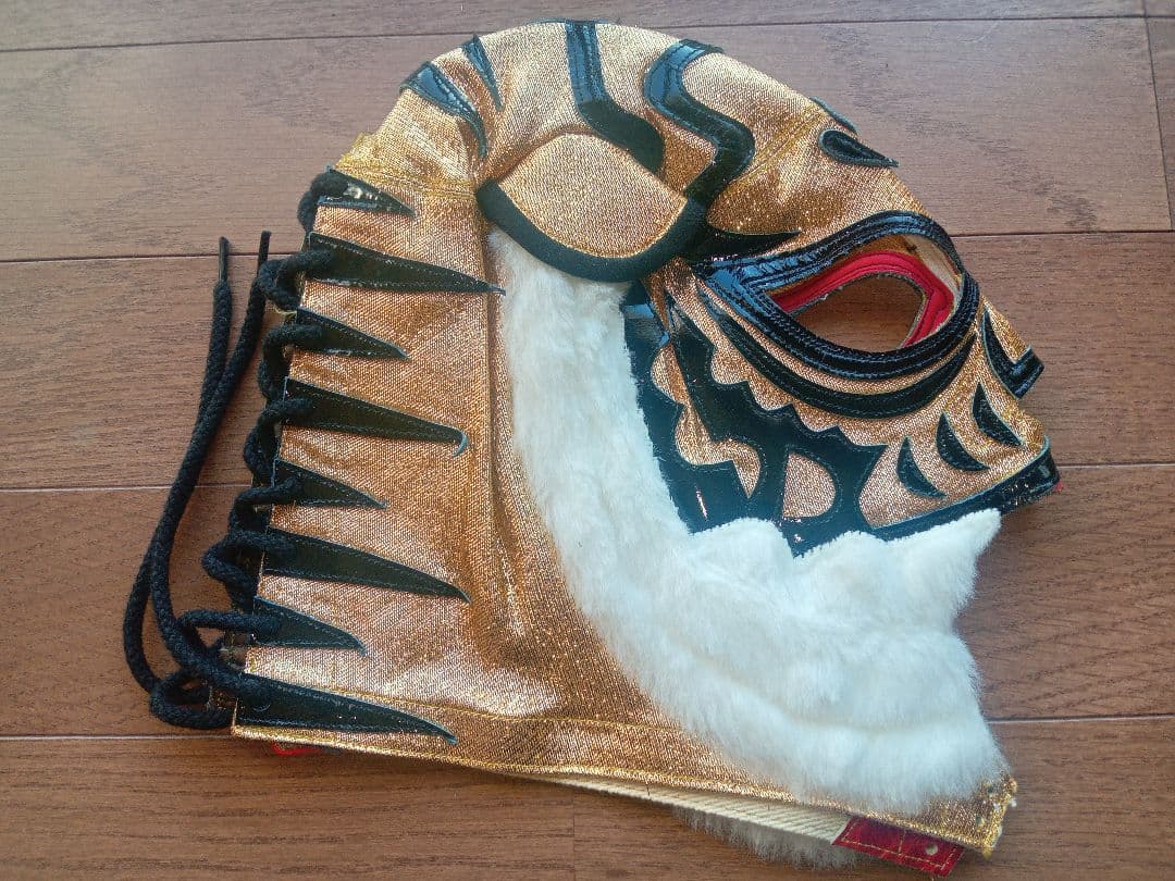 ト*ー様 値下げ！タイガーマスク試合用マスク (伝説)3代目タイガー・金本浩二サ